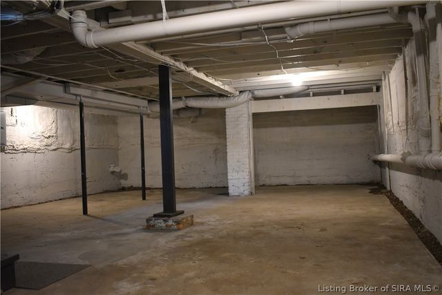 714 E 10th Street, Jeffersonville, IN 47130