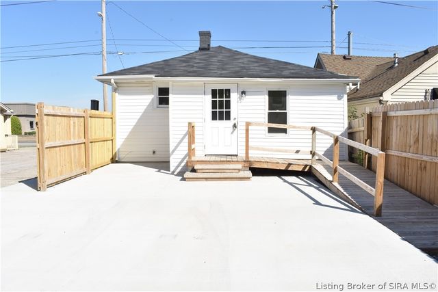 714 E 10th Street, Jeffersonville, IN 47130