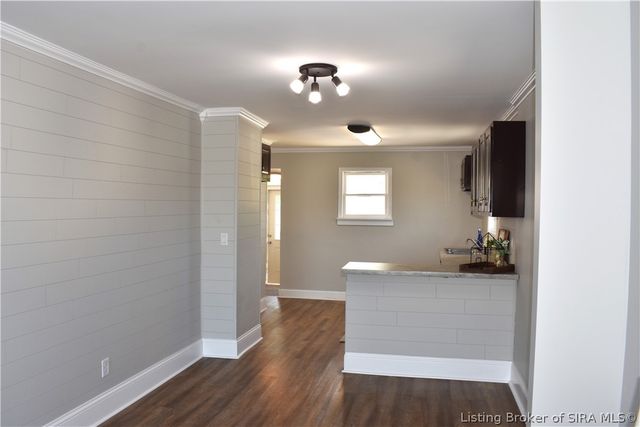 714 E 10th Street, Jeffersonville, IN 47130