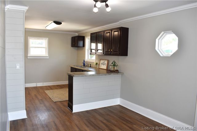 714 E 10th Street, Jeffersonville, IN 47130