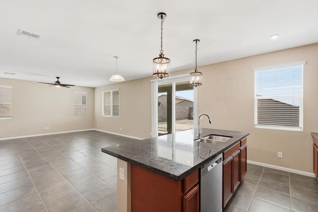 17851 W Daley Lane, Surprise, AZ 85387