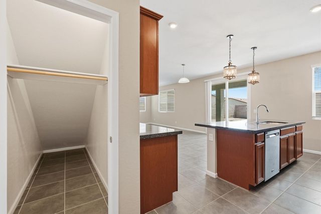 17851 W Daley Lane, Surprise, AZ 85387