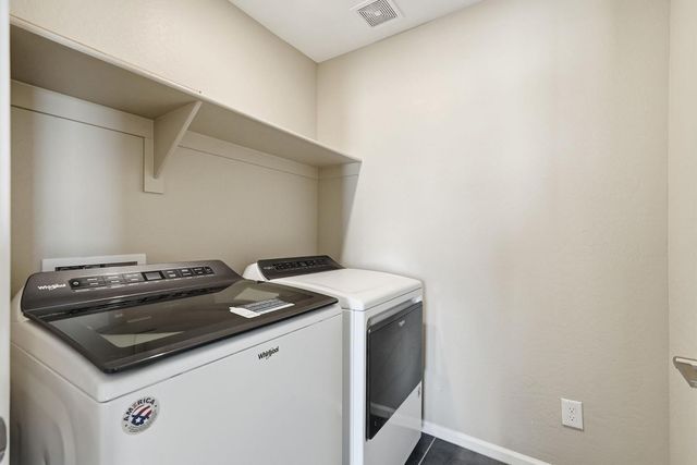 17851 W Daley Lane, Surprise, AZ 85387