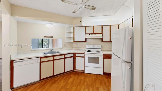 889 Hamilton Drive 889E, Homestead, FL 33034