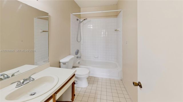 889 Hamilton Drive 889E, Homestead, FL 33034