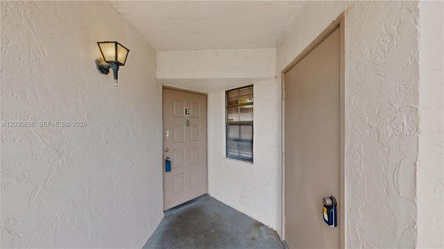 889 Hamilton Drive 889E, Homestead, FL 33034