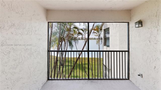 889 Hamilton Drive 889E, Homestead, FL 33034