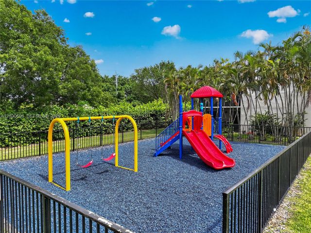 889 Hamilton Drive 889E, Homestead, FL 33034