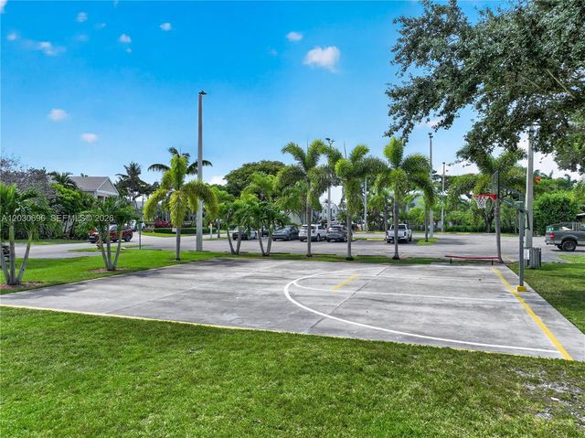 889 Hamilton Drive 889E, Homestead, FL 33034