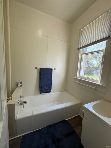 240 E Butler Street, Fort Wayne, IN 46803