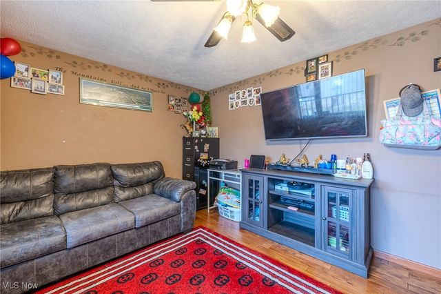 642 Horning Road, Atwater, OH 44201