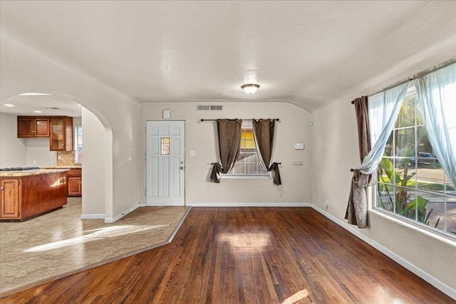 210 Rowland Ave, Modesto, CA 95354