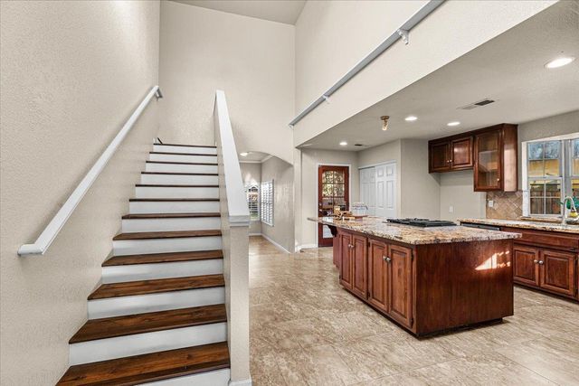 210 Rowland Ave, Modesto, CA 95354