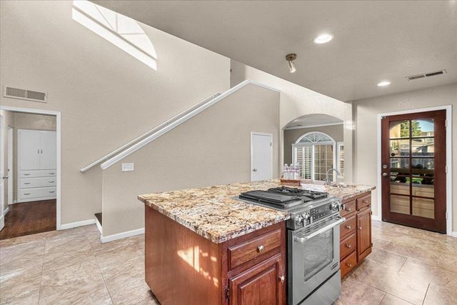 210 Rowland Ave, Modesto, CA 95354