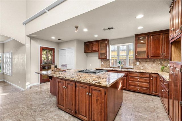 210 Rowland Ave, Modesto, CA 95354