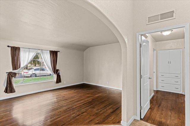 210 Rowland Ave, Modesto, CA 95354