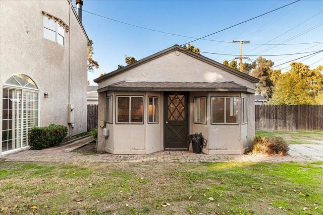 210 Rowland Ave, Modesto, CA 95354