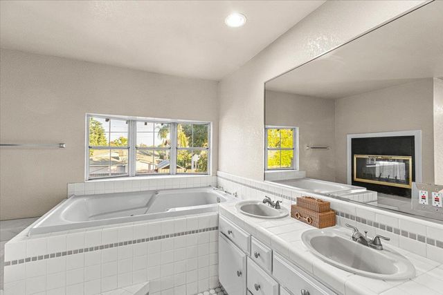 210 Rowland Ave, Modesto, CA 95354