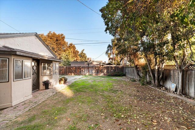 210 Rowland Ave, Modesto, CA 95354