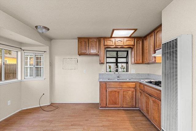 210 Rowland Ave, Modesto, CA 95354