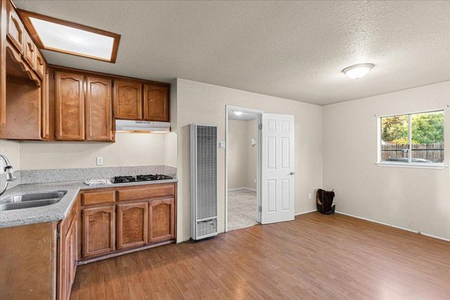 210 Rowland Ave, Modesto, CA 95354