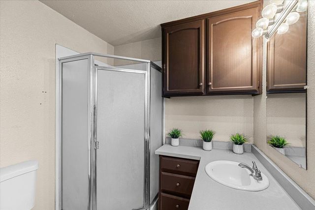 210 Rowland Ave, Modesto, CA 95354