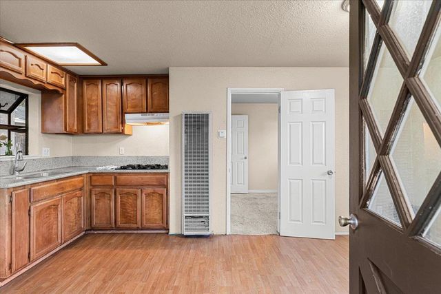 210 Rowland Ave, Modesto, CA 95354