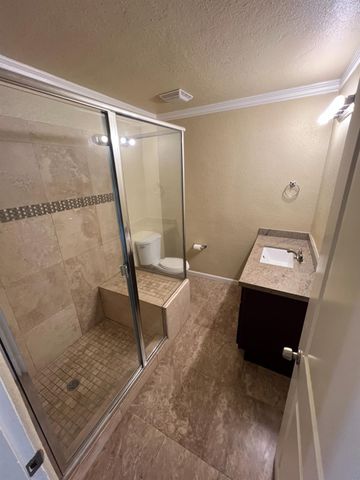 210 Rowland Ave, Modesto, CA 95354