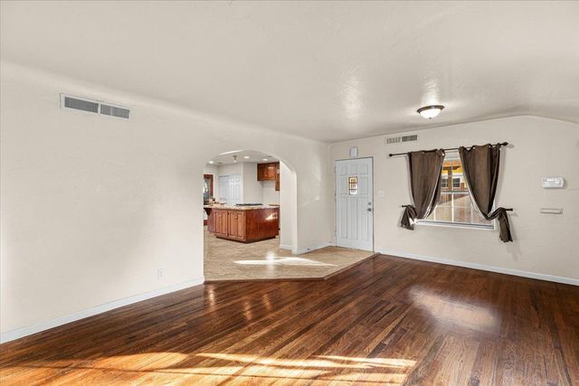 210 Rowland Ave, Modesto, CA 95354