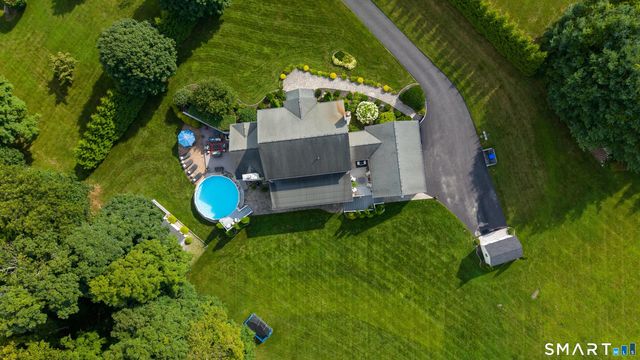 3 Hay Meadow Lane, New Milford, CT 06776