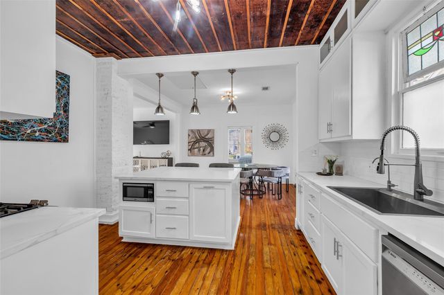 618 Harvard Street, Houston, TX 77007