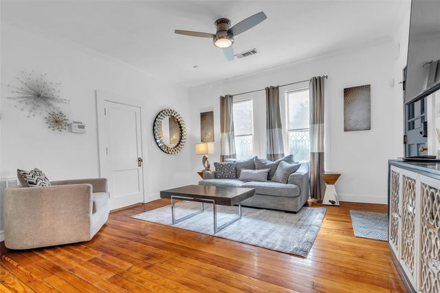 618 Harvard Street, Houston, TX 77007