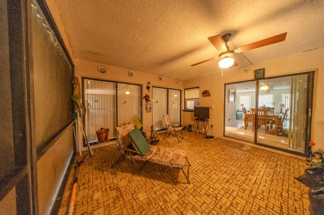 6431 Hitchin Post Way, Delray Beach, FL 33484