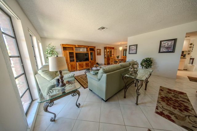 6431 Hitchin Post Way, Delray Beach, FL 33484