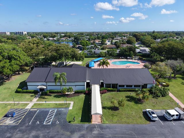 6431 Hitchin Post Way, Delray Beach, FL 33484