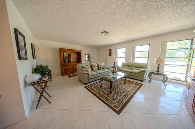 6431 Hitchin Post Way, Delray Beach, FL 33484