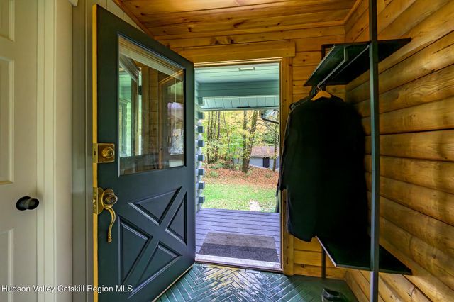 75 Upper Hollow Road, Austerlitz, NY 12017