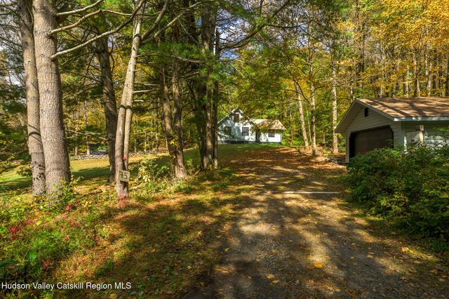 75 Upper Hollow Road, Austerlitz, NY 12017