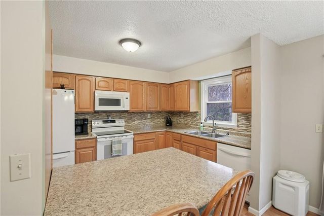 35 SE 240 Road, Warrensburg, MO 64093