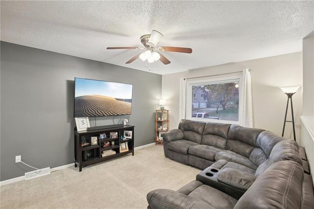 35 SE 240 Road, Warrensburg, MO 64093