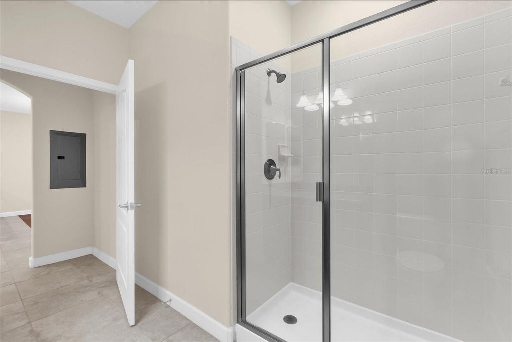 Image 21 of property listing at 8933 AZALEA SANDS LANE 8933, Davenport, FL 33896