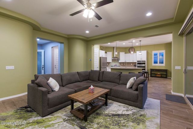 6891 W Cliff Spring Trail, Marana, AZ 85658