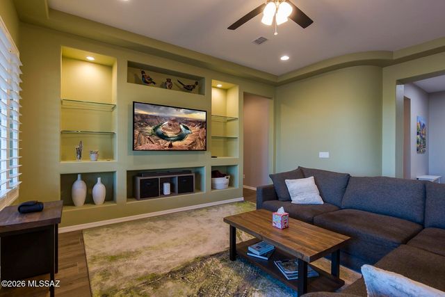 6891 W Cliff Spring Trail, Marana, AZ 85658