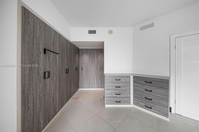 60 SW 13th Street 2600, Miami, FL 33130