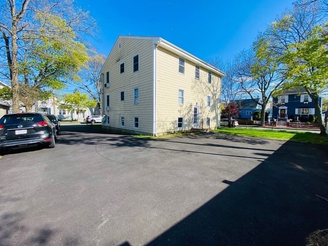 18 Germain Ave 1, Quincy, MA 02169