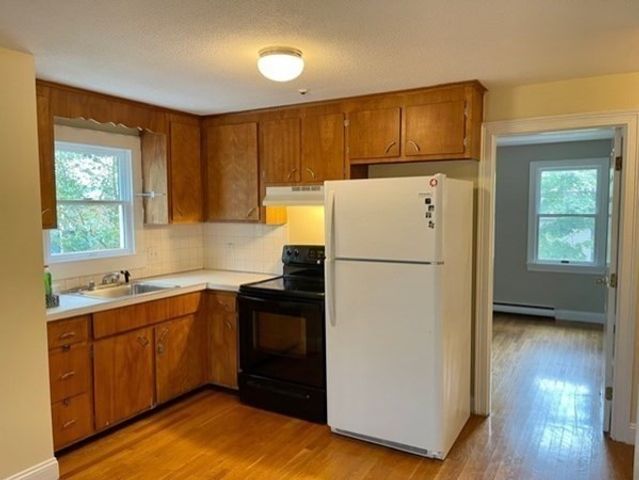 18 Germain Ave 1, Quincy, MA 02169