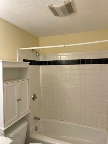 18 Germain Ave 1, Quincy, MA 02169