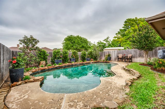 2201 Carmel Drive, Carrollton, TX 75006