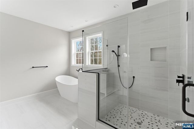 239 Greenway Terrace, River Edge, NJ 07661