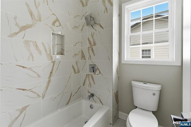 239 Greenway Terrace, River Edge, NJ 07661